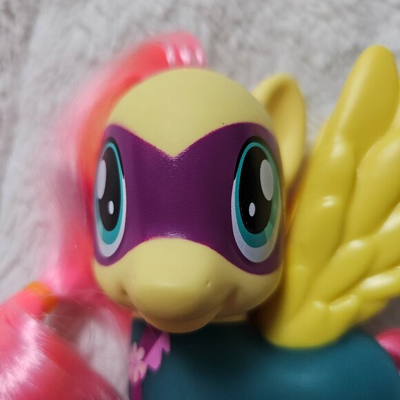 2010 My Little Pony Power Ponies Saddle Rager Fluttershy Toy Figure - Picture 3 of 4